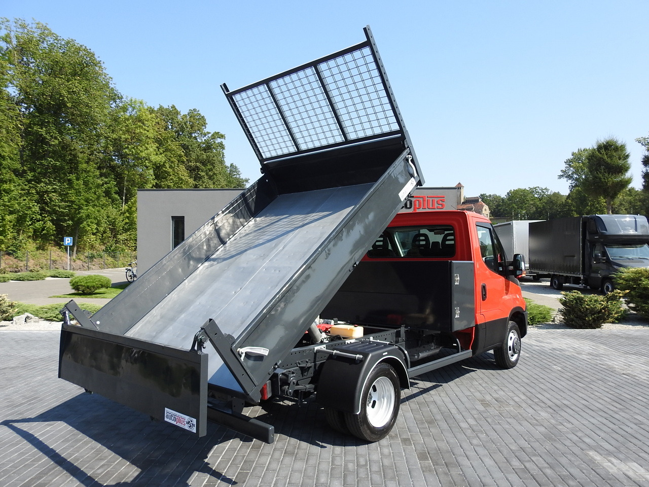 IVECO DAILY 35C13 TIPPER CRUISE CONTROL AIR CONDITIONING TWIN WHEELS  130HP - Dodávka sklápač: obrázok 3 IVECO DAILY 35C13 TIPPER CRUISE CONTROL AIR CONDITIONING TWIN WHEELS  130HP - Dodávka sklápač: obrázok 3