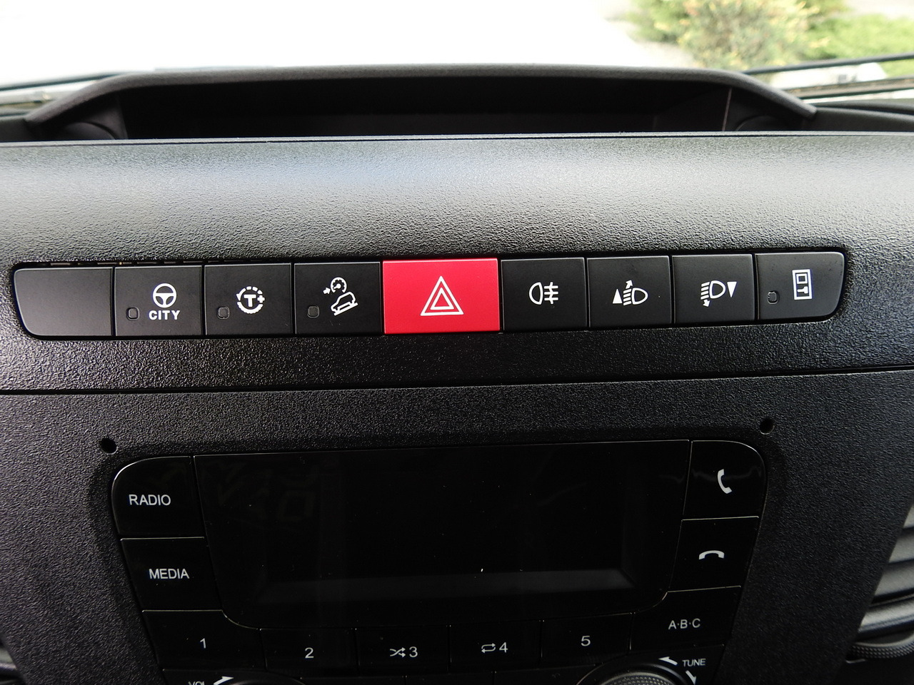 Dodávka skriňová nadstavba IVECO DAILY 35S14 8 PALLETS CRUISE CONTROL TWIN WHEELS AIR CONDITIONING  140HP: obrázok 32