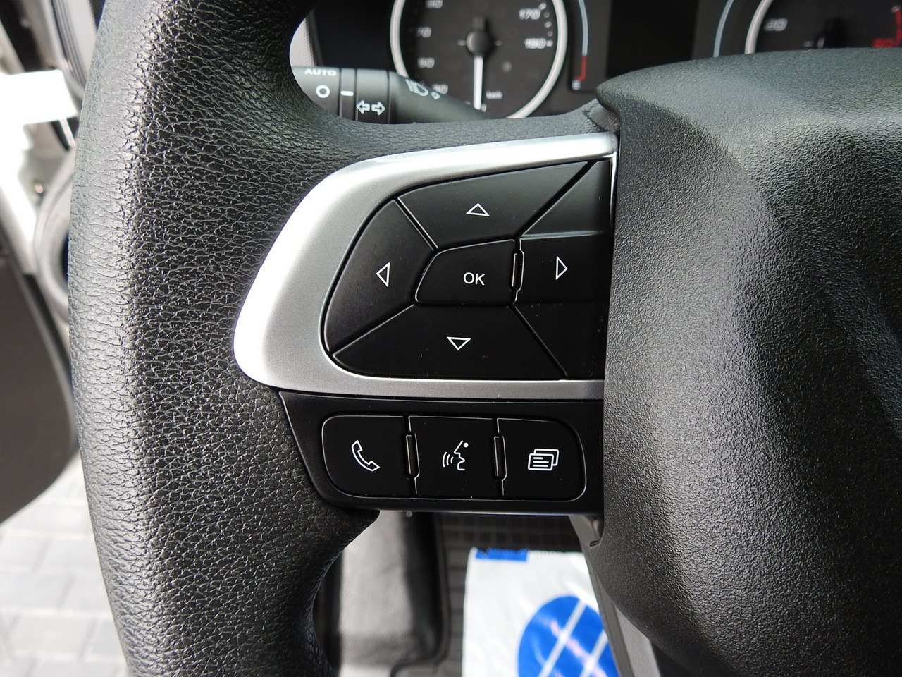 Dodávka skriňová nadstavba IVECO DAILY 35S14 8 PALLETS CRUISE CONTROL TWIN WHEELS AIR CONDITIONING  140HP: obrázok 26