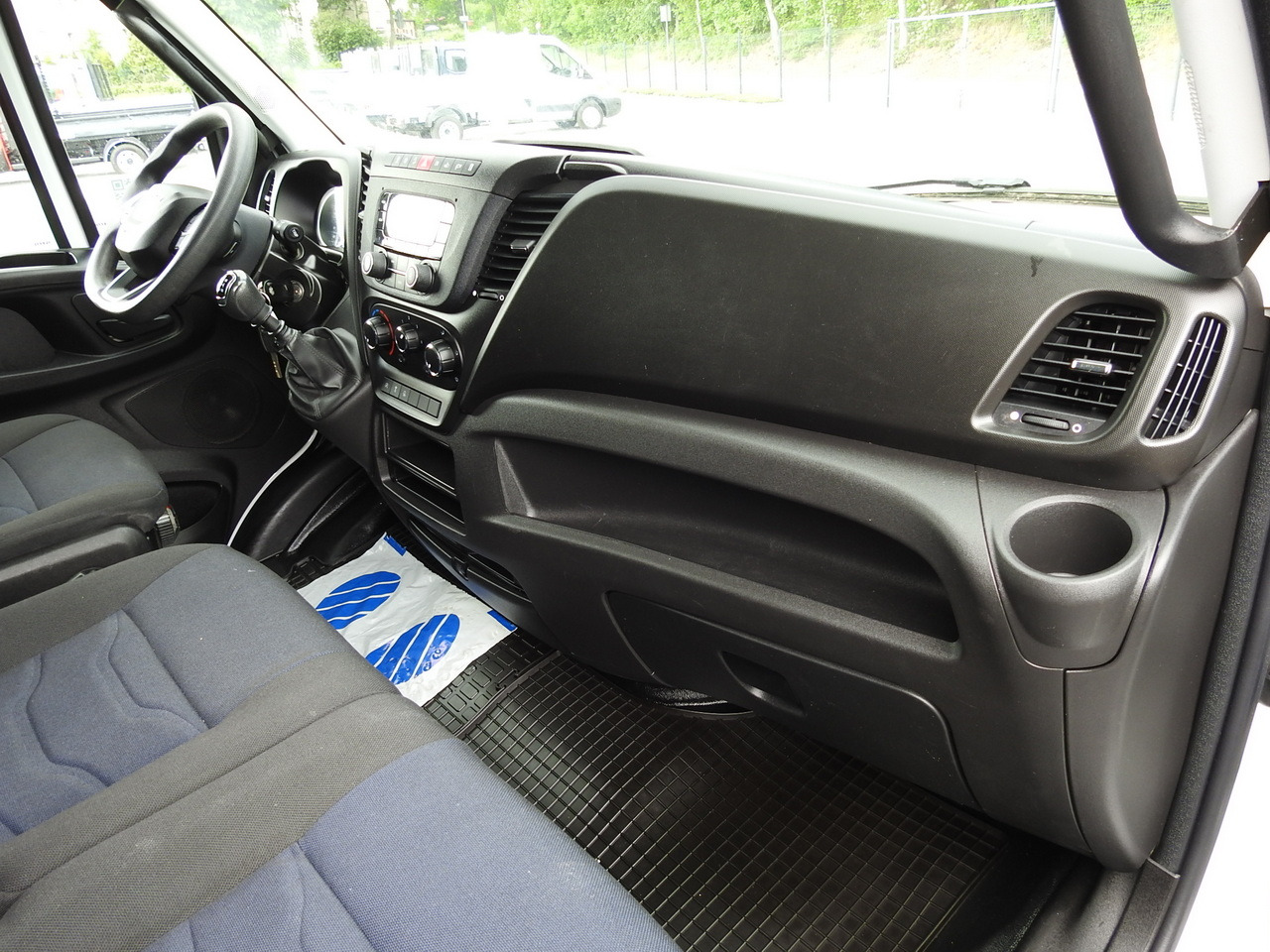 Dodávka skriňová nadstavba IVECO DAILY 35S14 8 PALLETS CRUISE CONTROL TWIN WHEELS AIR CONDITIONING  140HP: obrázok 35