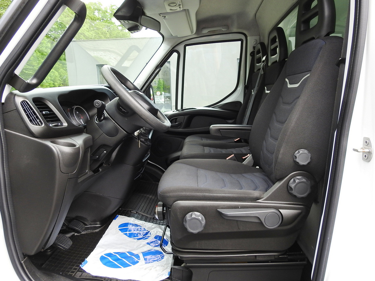 Dodávka skriňová nadstavba IVECO DAILY 35S14 8 PALLETS CRUISE CONTROL TWIN WHEELS AIR CONDITIONING  140HP: obrázok 21