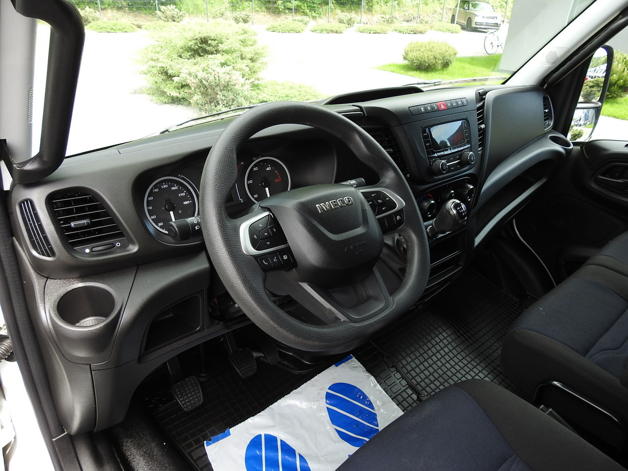 IVECO DAILY 35S14 8 PALLETS CRUISE CONTROL TWIN WHEELS AIR CONDITIONING 140HP - Dodávka skriňová nadstavba: obrázok 2 IVECO DAILY 35S14 8 PALLETS CRUISE CONTROL TWIN WHEELS AIR CONDITIONING 140HP - Dodávka skriňová nadstavba: obrázok 2