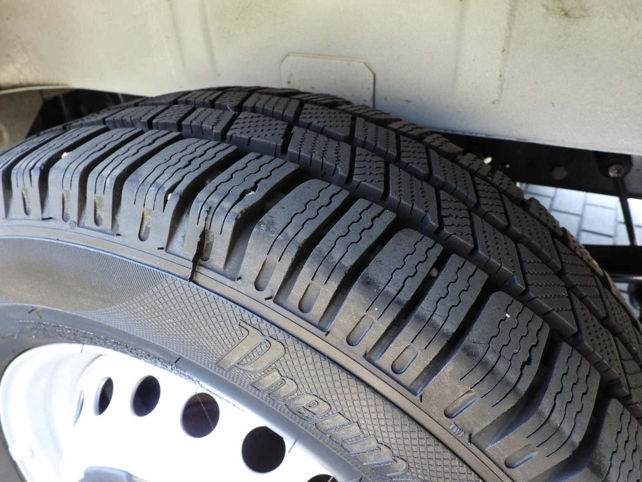 Chladiarenská dodávka IVECO DAILY 35S14 REFRIGERATOR VAN 0*C POWER SUPPLY 230V CRUISE CONTROL AUTOMATIC TRANSMISSION HI-MATIC AIR CONDITIONING 140HP: obrázok 32 Chladiarenská dodávka IVECO DAILY 35S14 REFRIGERATOR VAN 0*C POWER SUPPLY 230V CRUISE CONTROL AUTOMATIC TRANSMISSION HI-MATIC AIR CONDITIONING 140HP: obrázok 32