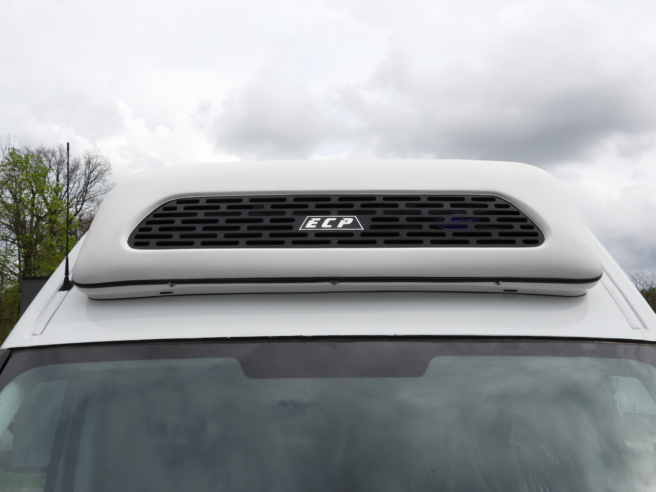 Chladiarenská dodávka IVECO DAILY 35S14 REFRIGERATOR VAN 0*C POWER SUPPLY 230V CRUISE CONTROL AUTOMATIC TRANSMISSION HI-MATIC AIR CONDITIONING 140HP: obrázok 22 Chladiarenská dodávka IVECO DAILY 35S14 REFRIGERATOR VAN 0*C POWER SUPPLY 230V CRUISE CONTROL AUTOMATIC TRANSMISSION HI-MATIC AIR CONDITIONING 140HP: obrázok 22