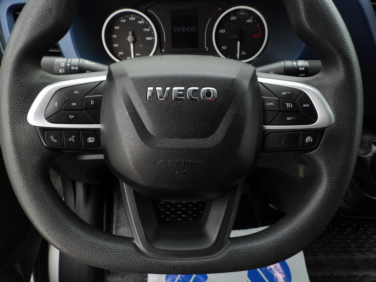 Chladiarenská dodávka IVECO DAILY 35S14 REFRIGERATOR VAN 0*C POWER SUPPLY 230V CRUISE CONTROL AUTOMATIC TRANSMISSION HI-MATIC AIR CONDITIONING 140HP: obrázok 38 Chladiarenská dodávka IVECO DAILY 35S14 REFRIGERATOR VAN 0*C POWER SUPPLY 230V CRUISE CONTROL AUTOMATIC TRANSMISSION HI-MATIC AIR CONDITIONING 140HP: obrázok 38