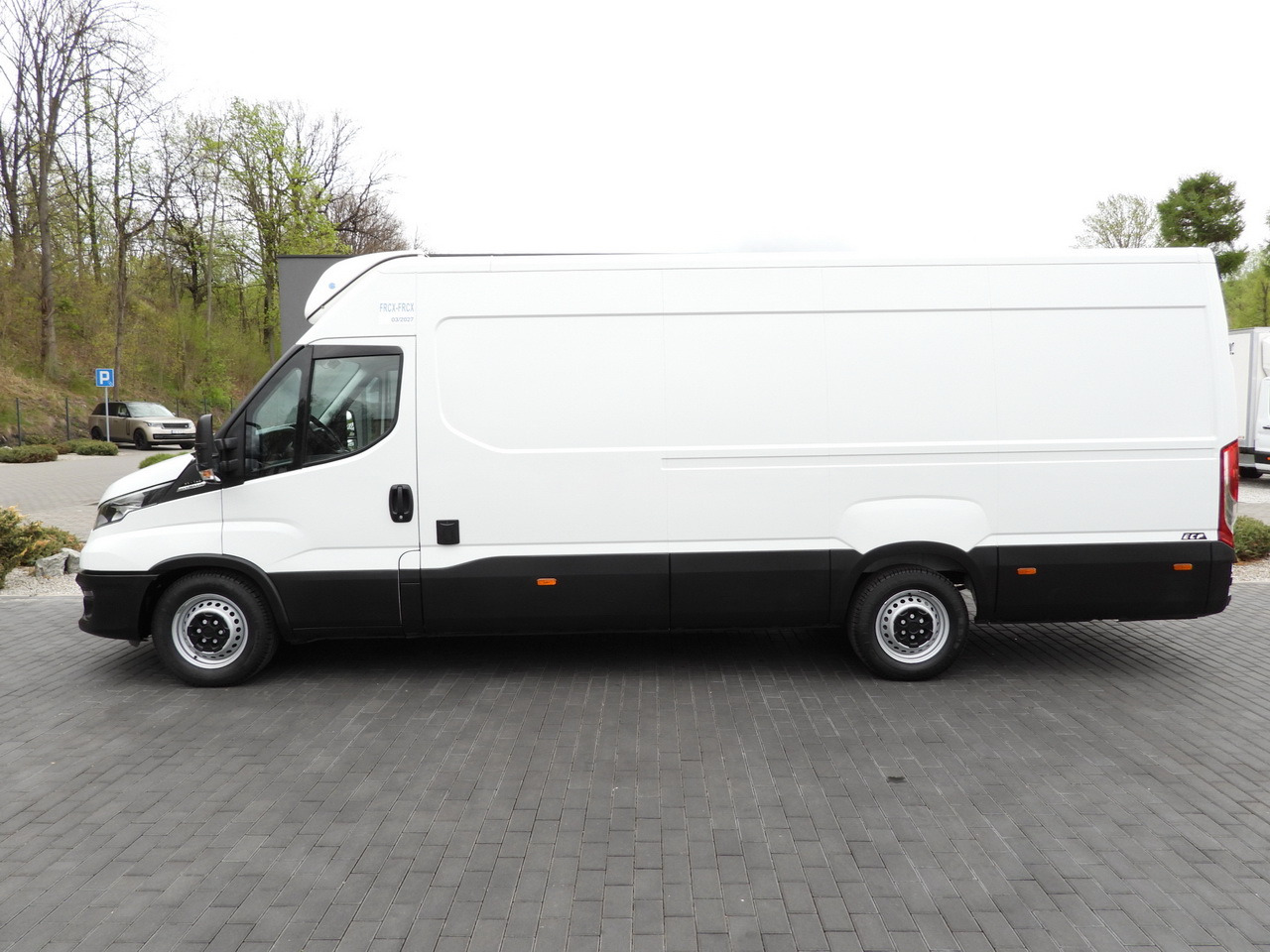 Chladiarenská dodávka IVECO DAILY 35S14 REFRIGERATOR VAN 0*C POWER SUPPLY 230V CRUISE CONTROL AUTOMATIC TRANSMISSION HI-MATIC AIR CONDITIONING 140HP: obrázok 9 Chladiarenská dodávka IVECO DAILY 35S14 REFRIGERATOR VAN 0*C POWER SUPPLY 230V CRUISE CONTROL AUTOMATIC TRANSMISSION HI-MATIC AIR CONDITIONING 140HP: obrázok 9