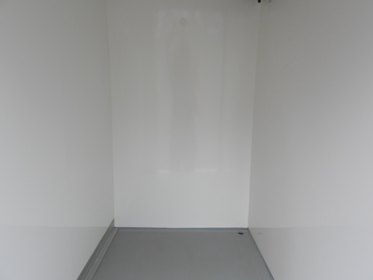 Chladiarenská dodávka IVECO DAILY 35S14 REFRIGERATOR VAN 0*C POWER SUPPLY 230V CRUISE CONTROL AUTOMATIC TRANSMISSION HI-MATIC AIR CONDITIONING 140HP: obrázok 28 Chladiarenská dodávka IVECO DAILY 35S14 REFRIGERATOR VAN 0*C POWER SUPPLY 230V CRUISE CONTROL AUTOMATIC TRANSMISSION HI-MATIC AIR CONDITIONING 140HP: obrázok 28