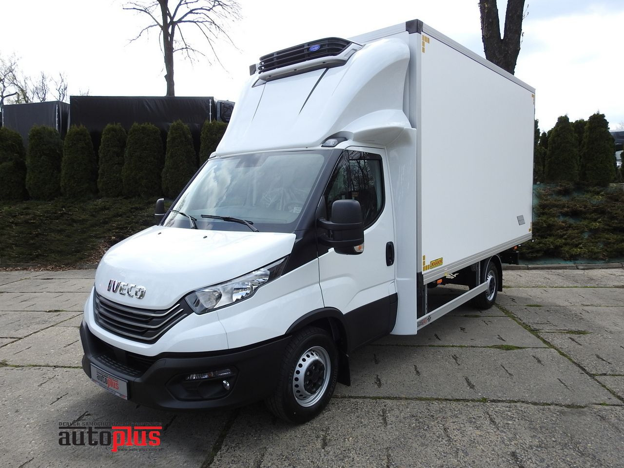 IVECO DAILY 35S16 NEW REGRIGERATOR BOX -10*C 8 PALLETS HEATING FUNCTION POWER SUPPLY 230V CRUISE CONTROL AIR CONDITIONING 160HP - Chladiarenská dodávka: obrázok 1 IVECO DAILY 35S16 NEW REGRIGERATOR BOX -10*C 8 PALLETS HEATING FUNCTION POWER SUPPLY 230V CRUISE CONTROL AIR CONDITIONING 160HP - Chladiarenská dodávka: obrázok 1