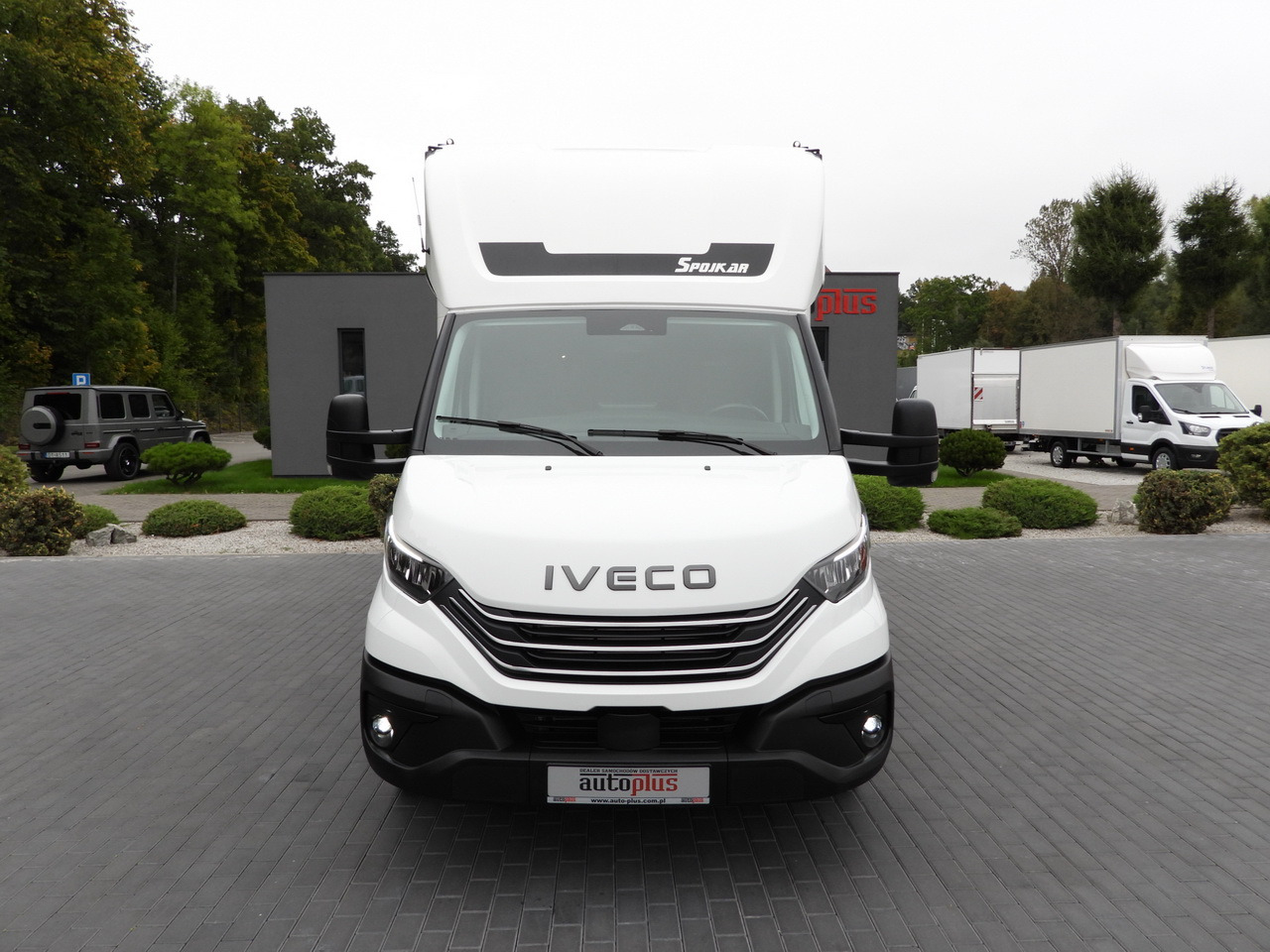 IVECO DAILY 35S18 BOX HI-MATIC LIFT 8 PALLETS CRUISE CONTROL NAVIGATION LED LIGHTS PNEUMATICS AUTOMATIC TRANSMISSION HI-MATIC AIR CONDITIONING 180HP - Dodávka skriňová nadstavba: obrázok 5 IVECO DAILY 35S18 BOX HI-MATIC LIFT 8 PALLETS CRUISE CONTROL NAVIGATION LED LIGHTS PNEUMATICS AUTOMATIC TRANSMISSION HI-MATIC AIR CONDITIONING 180HP - Dodávka skriňová nadstavba: obrázok 5