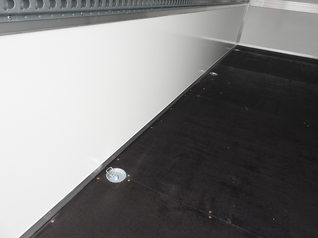 Nový Dodávka skriňová nadstavba IVECO DAILY 35S18 NEW BOX 10 PALLETS CRUISE CONTROL NAVIGATION AIR CONDITIONING LED LIGHTS GUARANTEE 180HP: obrázok 26 Nový Dodávka skriňová nadstavba IVECO DAILY 35S18 NEW BOX 10 PALLETS CRUISE CONTROL NAVIGATION AIR CONDITIONING LED LIGHTS GUARANTEE 180HP: obrázok 26