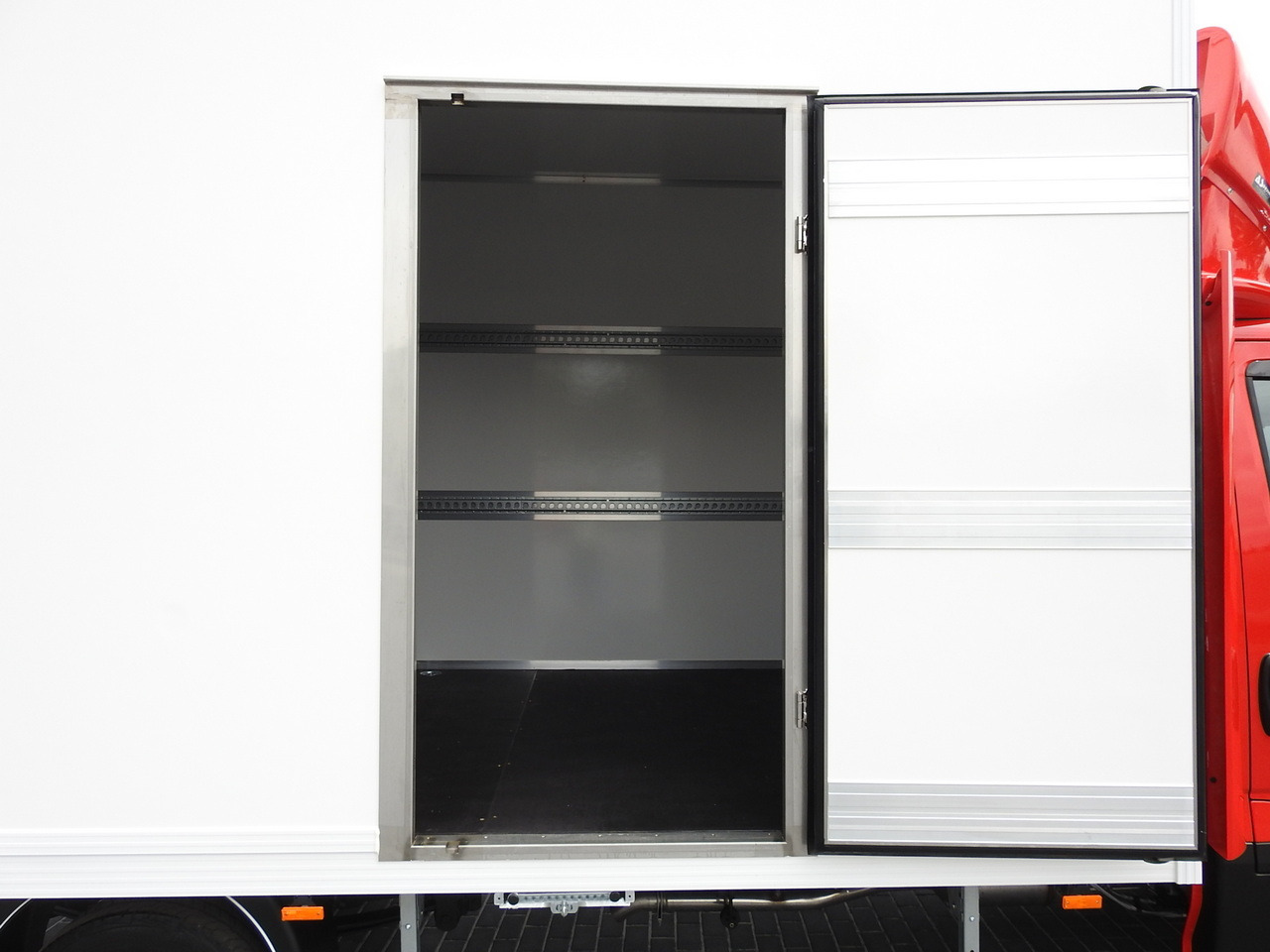 Nový Dodávka skriňová nadstavba IVECO DAILY 35S18 NEW BOX 10 PALLETS CRUISE CONTROL NAVIGATION AIR CONDITIONING LED LIGHTS GUARANTEE 180HP: obrázok 25 Nový Dodávka skriňová nadstavba IVECO DAILY 35S18 NEW BOX 10 PALLETS CRUISE CONTROL NAVIGATION AIR CONDITIONING LED LIGHTS GUARANTEE 180HP: obrázok 25