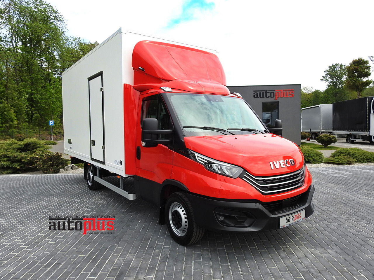 IVECO DAILY 35S18 NEW BOX 10 PALLETS CRUISE CONTROL NAVIGATION AIR CONDITIONING LED LIGHTS GUARANTEE 180HP - Dodávka skriňová nadstavba: obrázok 1 IVECO DAILY 35S18 NEW BOX 10 PALLETS CRUISE CONTROL NAVIGATION AIR CONDITIONING LED LIGHTS GUARANTEE 180HP - Dodávka skriňová nadstavba: obrázok 1
