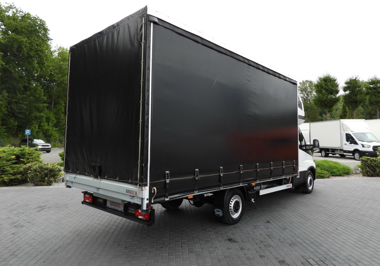 IVECO DAILY 35S18 TARPAULIN 10 PALLETS WEBASTO CRUISE CONTROL NAVIGATION LED LIGHTS AIR CONDITIONING 180HP - Plachtová dodávka: obrázok 3 IVECO DAILY 35S18 TARPAULIN 10 PALLETS WEBASTO CRUISE CONTROL NAVIGATION LED LIGHTS AIR CONDITIONING 180HP - Plachtová dodávka: obrázok 3