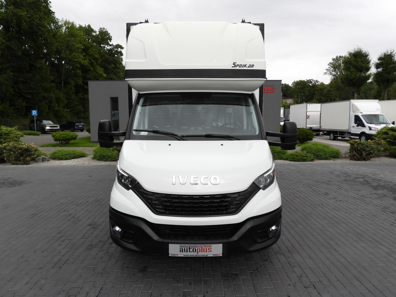 IVECO DAILY 35S18 TARPAULIN 10 PALLETS WEBASTO CRUISE CONTROL NAVIGATION LED LIGHTS AIR CONDITIONING 180HP - Plachtová dodávka: obrázok 5 IVECO DAILY 35S18 TARPAULIN 10 PALLETS WEBASTO CRUISE CONTROL NAVIGATION LED LIGHTS AIR CONDITIONING 180HP - Plachtová dodávka: obrázok 5