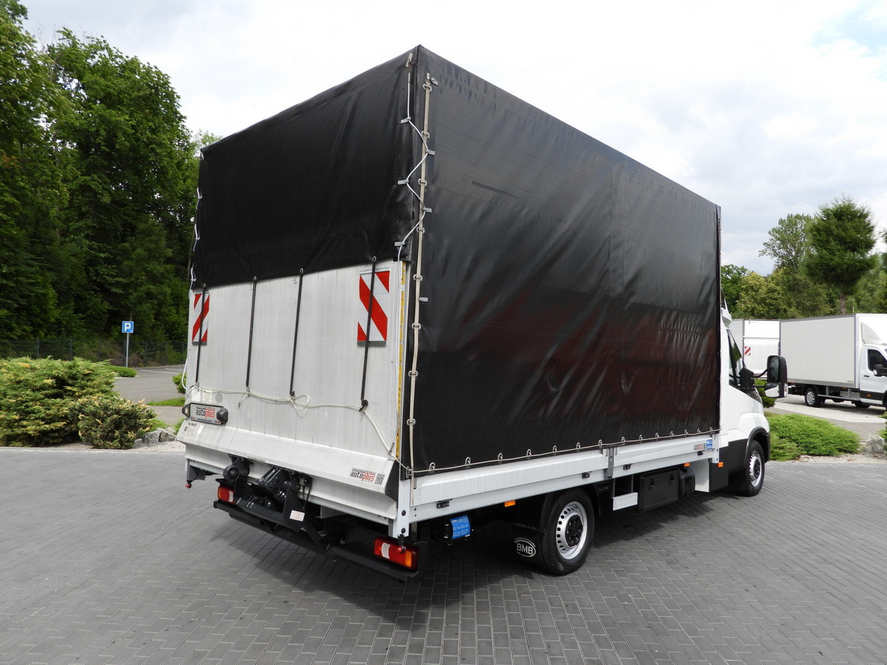 IVECO DAILY 35S18 TARPAULIN LIFT 10 PALLETS WEBASTO CRUISE CONTROL PNEUMATICS AIR CONDITIONING 180HP - Plachtová dodávka: obrázok 3 IVECO DAILY 35S18 TARPAULIN LIFT 10 PALLETS WEBASTO CRUISE CONTROL PNEUMATICS AIR CONDITIONING 180HP - Plachtová dodávka: obrázok 3