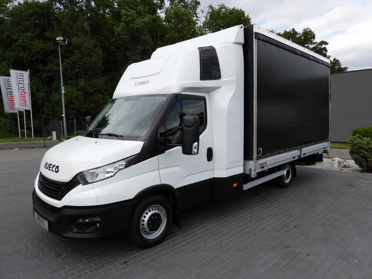 IVECO DAILY 35S18 TARPAULIN LIFT 10 PALLETS WEBASTO CRUISE CONTROL PNEUMATICS AIR CONDITIONING 180HP - Plachtová dodávka: obrázok 5 IVECO DAILY 35S18 TARPAULIN LIFT 10 PALLETS WEBASTO CRUISE CONTROL PNEUMATICS AIR CONDITIONING 180HP - Plachtová dodávka: obrázok 5