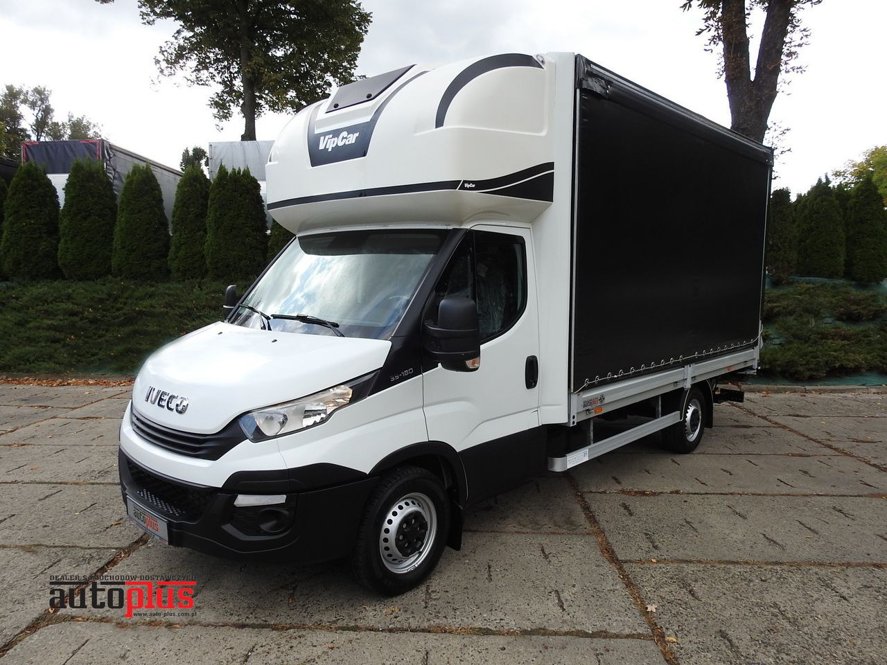 IVECO DAILY 35S18 TARPAULIN LIFT 8 PALLETS CRUISE CONTROL AIR CONDITIONING 180HP - Plachtová dodávka: obrázok 1 IVECO DAILY 35S18 TARPAULIN LIFT 8 PALLETS CRUISE CONTROL AIR CONDITIONING 180HP - Plachtová dodávka: obrázok 1
