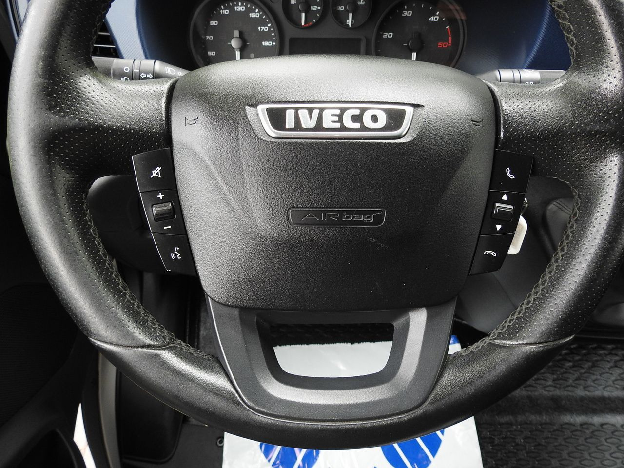 Plachtová dodávka IVECO DAILY 35S18 TARPAULIN LIFT 8 PALLETS CRUISE CONTROL AIR CONDITIONING  180HP: obrázok 33