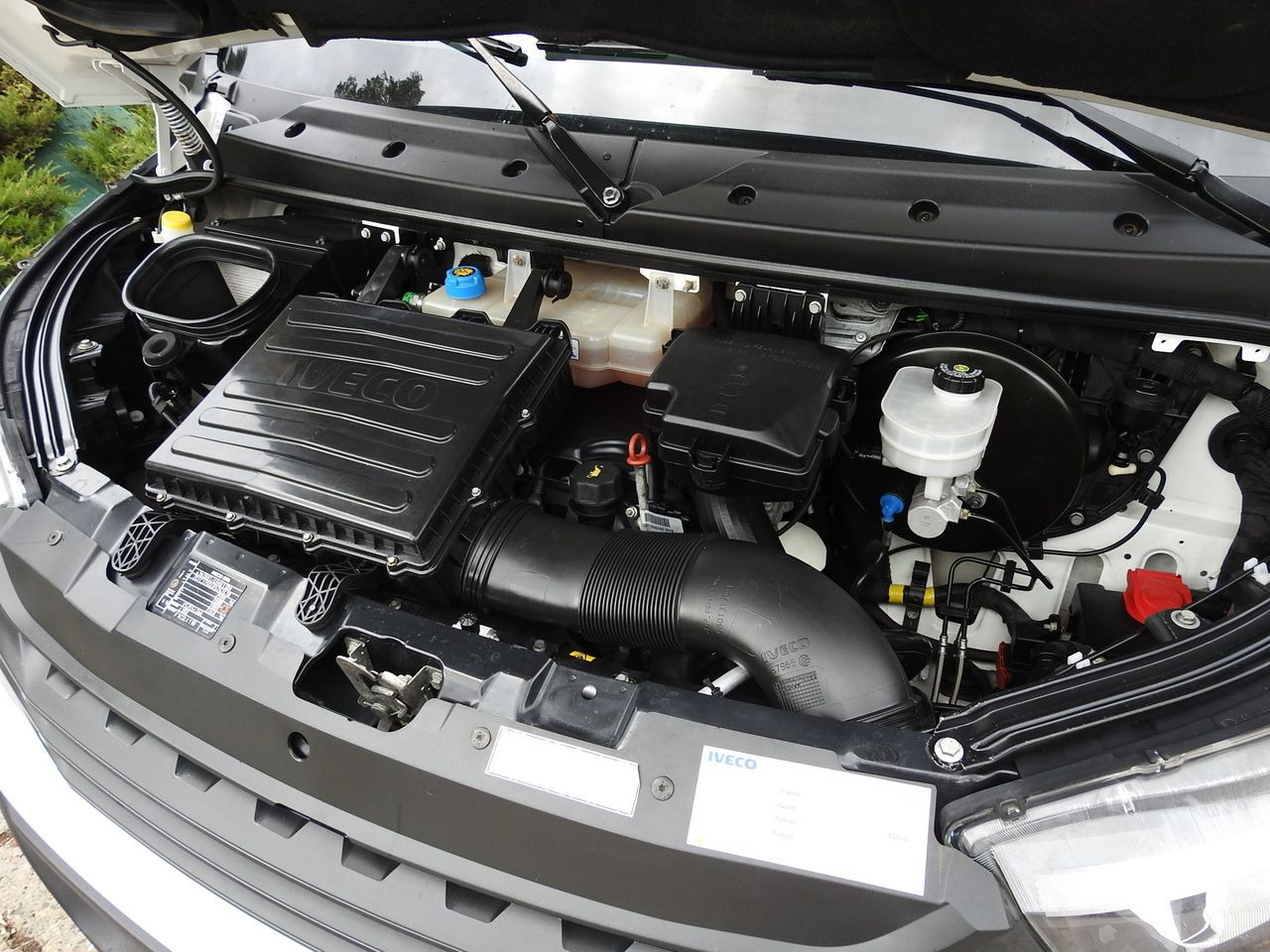 Plachtová dodávka IVECO DAILY 35S18 TARPAULIN LIFT 8 PALLETS CRUISE CONTROL AIR CONDITIONING  180HP: obrázok 28