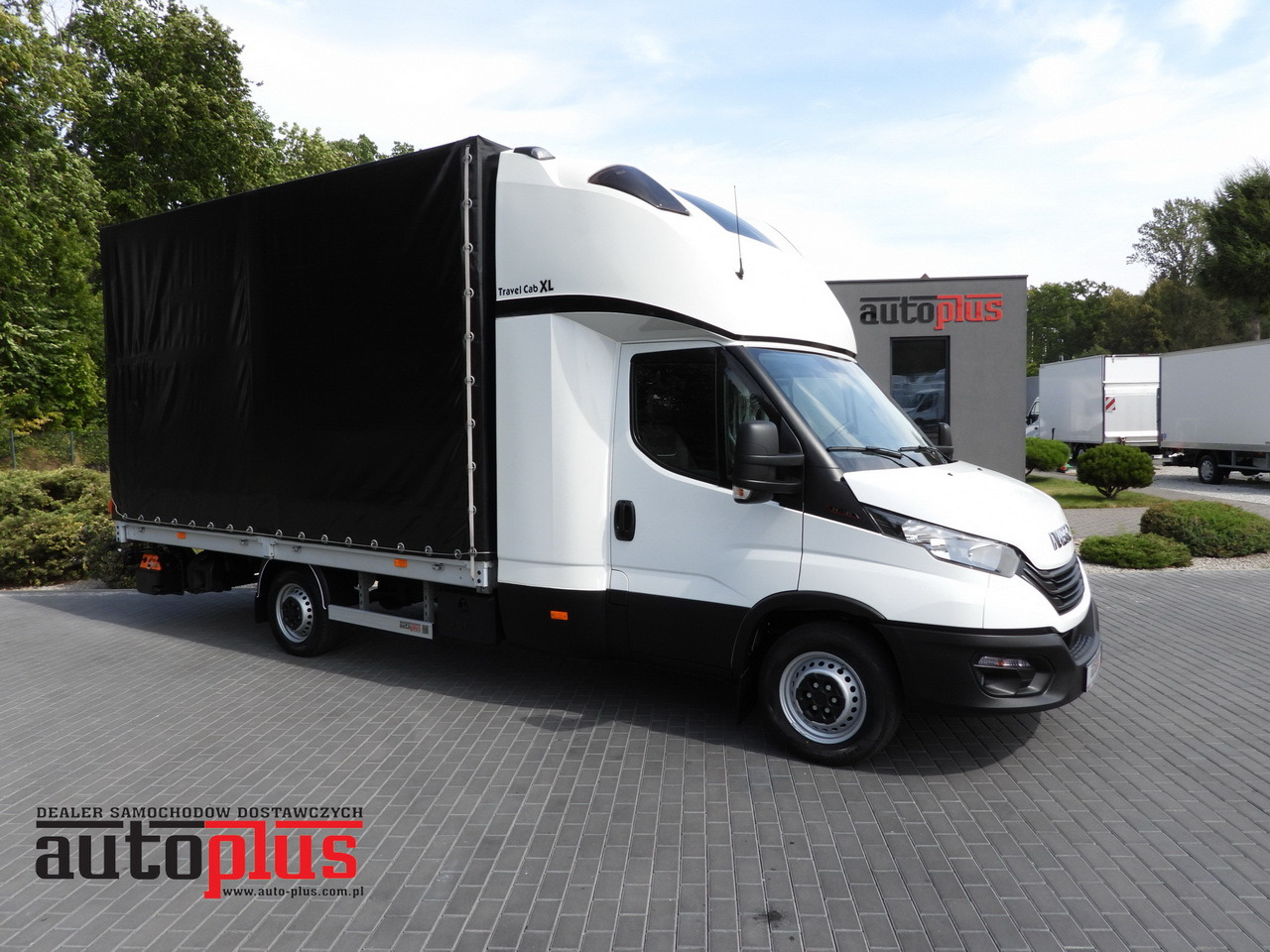 IVECO DAILY 35S18 TARPAULIN LIFT 8 PALLETS CRUISE CONTROL AIR CONDITIONING 180HP - Plachtová dodávka: obrázok 1 IVECO DAILY 35S18 TARPAULIN LIFT 8 PALLETS CRUISE CONTROL AIR CONDITIONING 180HP - Plachtová dodávka: obrázok 1