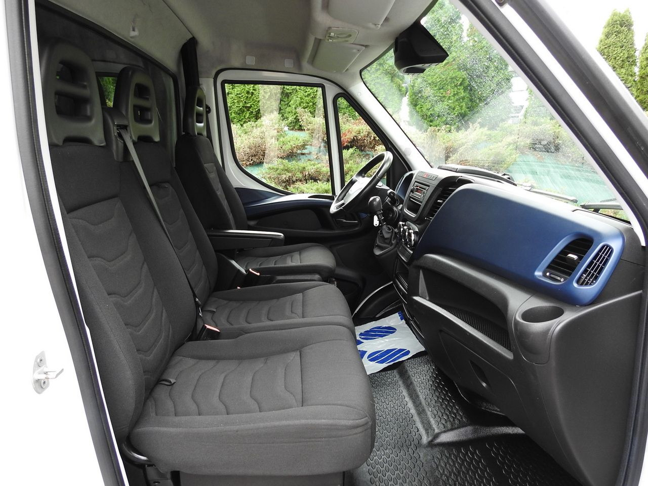 Plachtová dodávka IVECO DAILY 35S18 TARPAULIN LIFT 8 PALLETS CRUISE CONTROL AIR CONDITIONING  180HP: obrázok 40