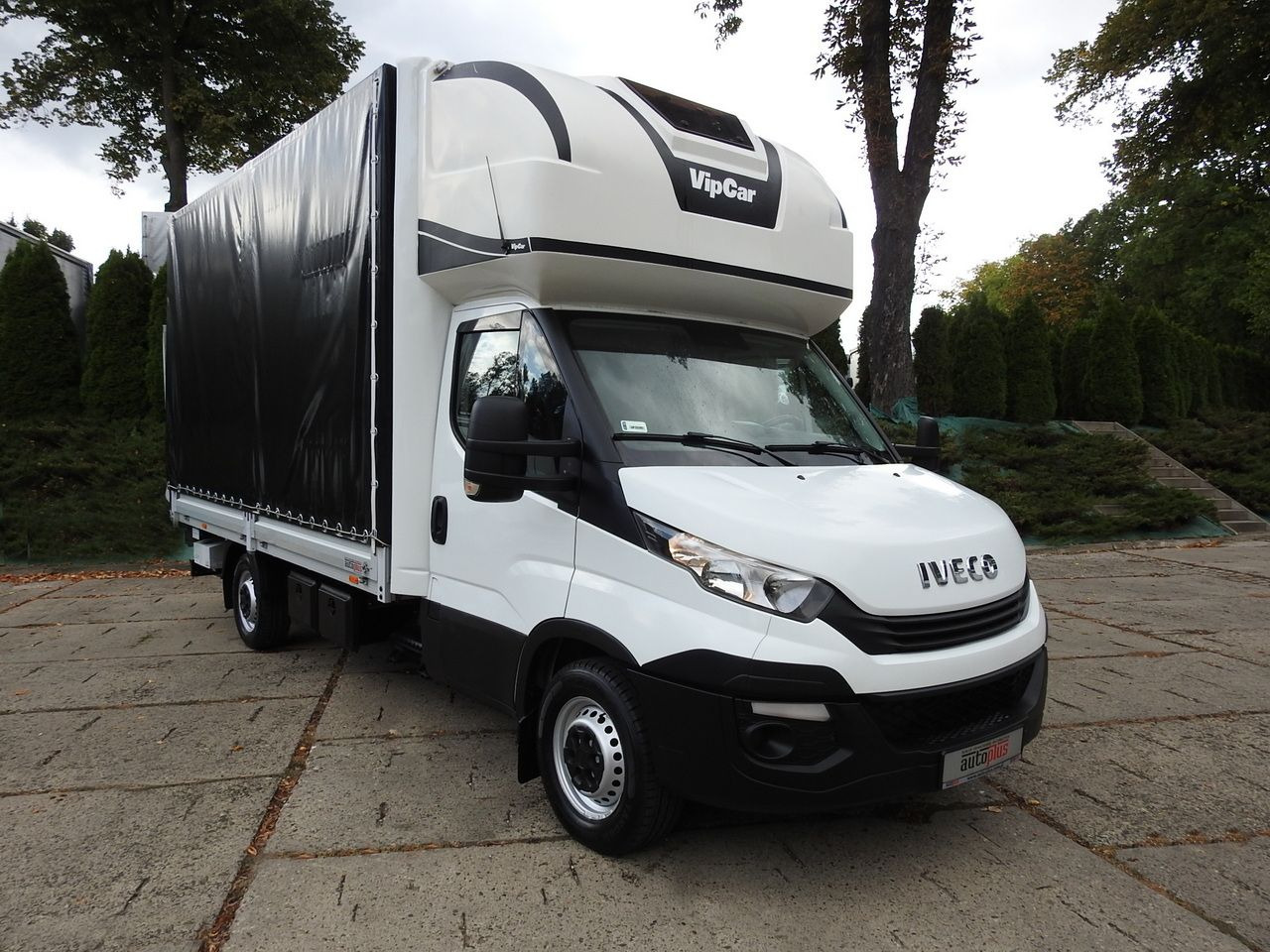 IVECO DAILY 35S18 TARPAULIN LIFT 8 PALLETS CRUISE CONTROL AIR CONDITIONING 180HP - Plachtová dodávka: obrázok 4 IVECO DAILY 35S18 TARPAULIN LIFT 8 PALLETS CRUISE CONTROL AIR CONDITIONING 180HP - Plachtová dodávka: obrázok 4