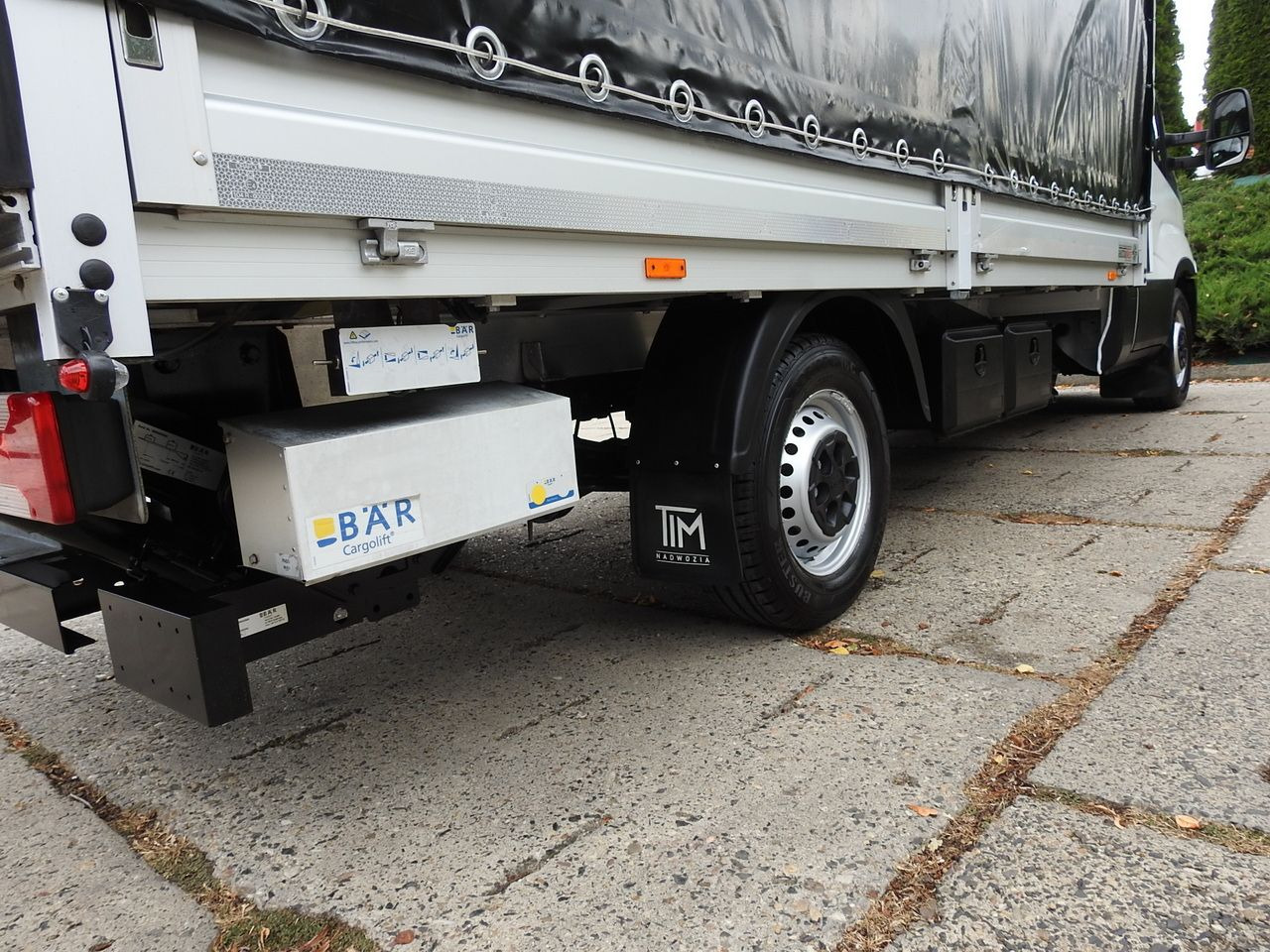 Plachtová dodávka IVECO DAILY 35S18 TARPAULIN LIFT 8 PALLETS CRUISE CONTROL AIR CONDITIONING  180HP: obrázok 19