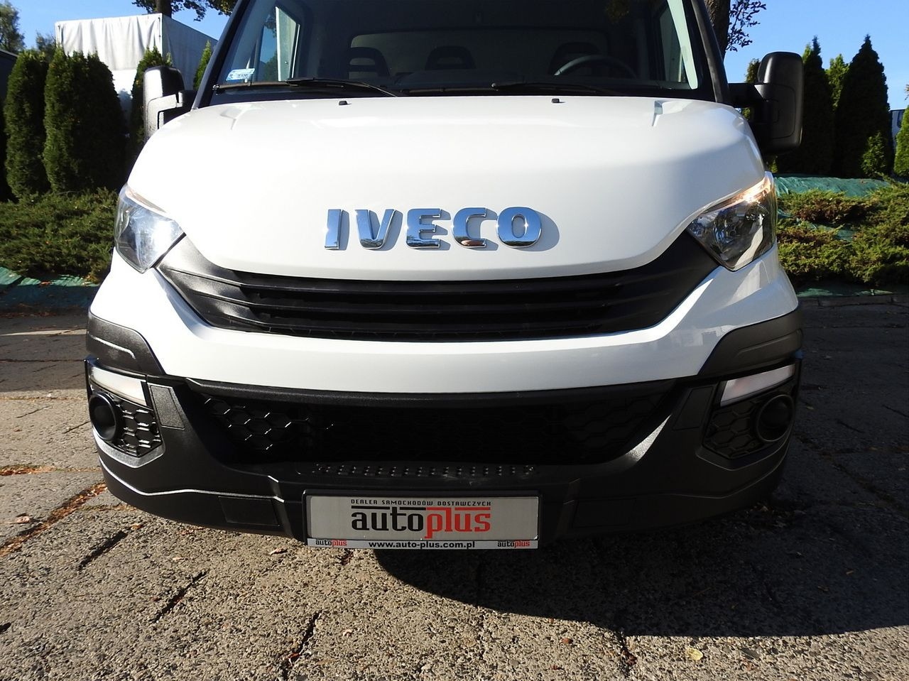 IVECO DAILY 35S18 TARPAULIN LIFT 8 PALLETS CRUISE CONTROL AIR CONDITIONING 180HP - Plachtová dodávka: obrázok 5 IVECO DAILY 35S18 TARPAULIN LIFT 8 PALLETS CRUISE CONTROL AIR CONDITIONING 180HP - Plachtová dodávka: obrázok 5