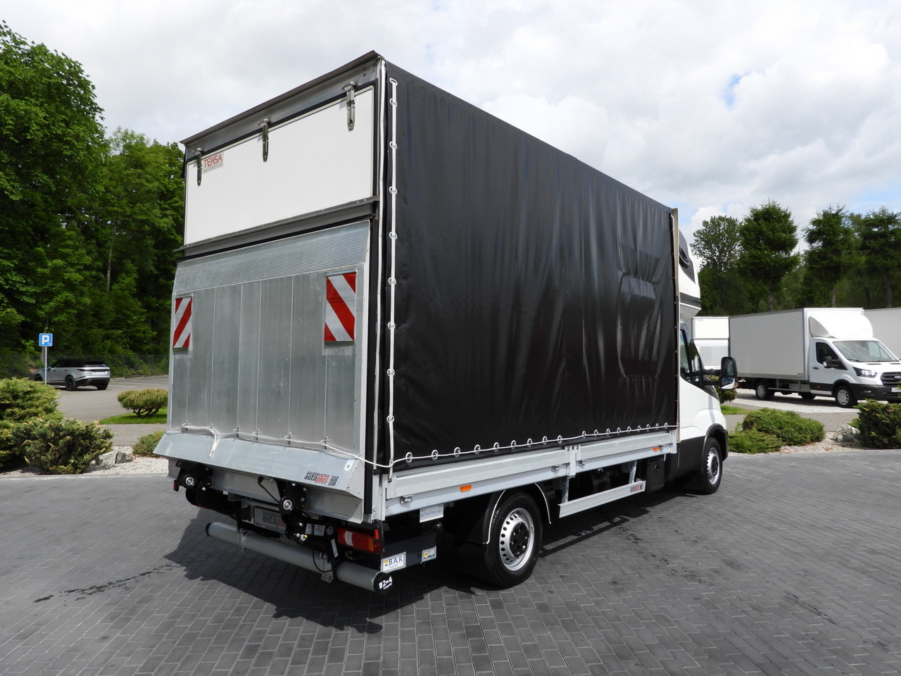 IVECO DAILY 35S18 TARPAULIN LIFT 8 PALLETS WEBASTO CRUISE CONTROL AIR CONDITIONING 180HP - Plachtová dodávka: obrázok 3 IVECO DAILY 35S18 TARPAULIN LIFT 8 PALLETS WEBASTO CRUISE CONTROL AIR CONDITIONING 180HP - Plachtová dodávka: obrázok 3