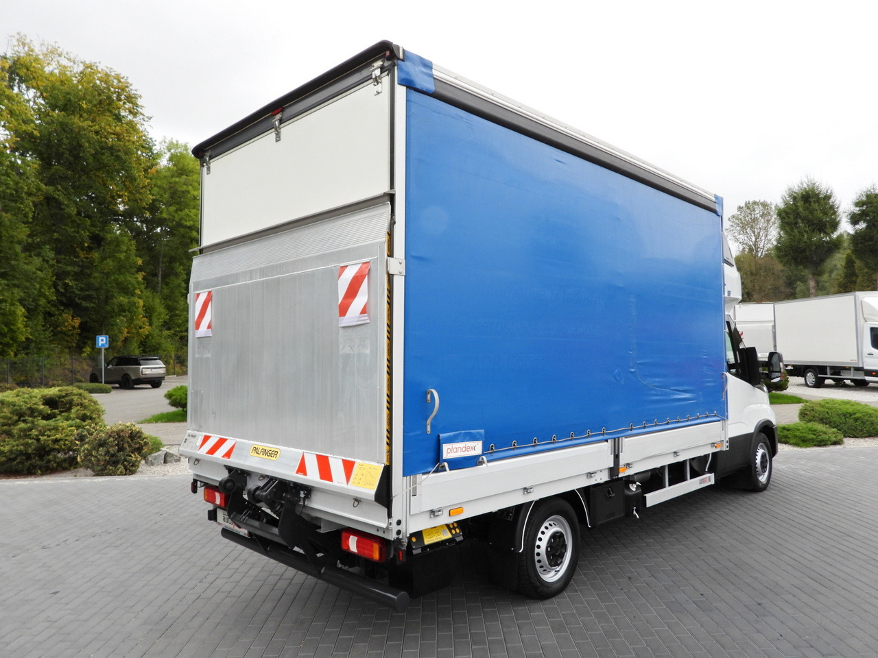 IVECO DAILY 35S18 TARPAULIN LIFT 8 PALLETS WEBASTO CRUISE CONTROL LED LIGHTS AIR CONDITIONING 180HP - Plachtová dodávka: obrázok 3 IVECO DAILY 35S18 TARPAULIN LIFT 8 PALLETS WEBASTO CRUISE CONTROL LED LIGHTS AIR CONDITIONING 180HP - Plachtová dodávka: obrázok 3