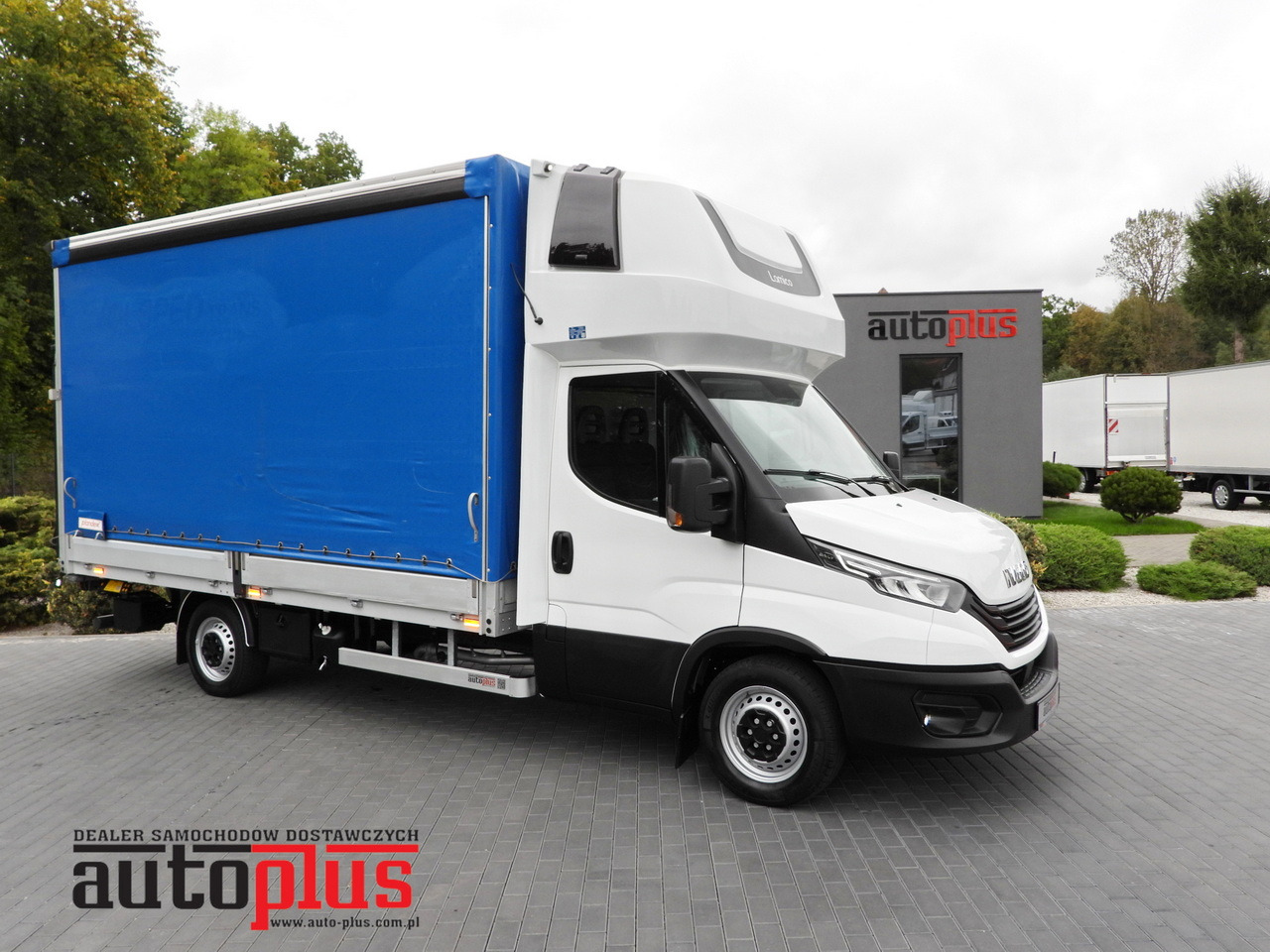 IVECO DAILY 35S18 TARPAULIN LIFT 8 PALLETS WEBASTO CRUISE CONTROL LED LIGHTS AIR CONDITIONING 180HP - Plachtová dodávka: obrázok 1 IVECO DAILY 35S18 TARPAULIN LIFT 8 PALLETS WEBASTO CRUISE CONTROL LED LIGHTS AIR CONDITIONING 180HP - Plachtová dodávka: obrázok 1
