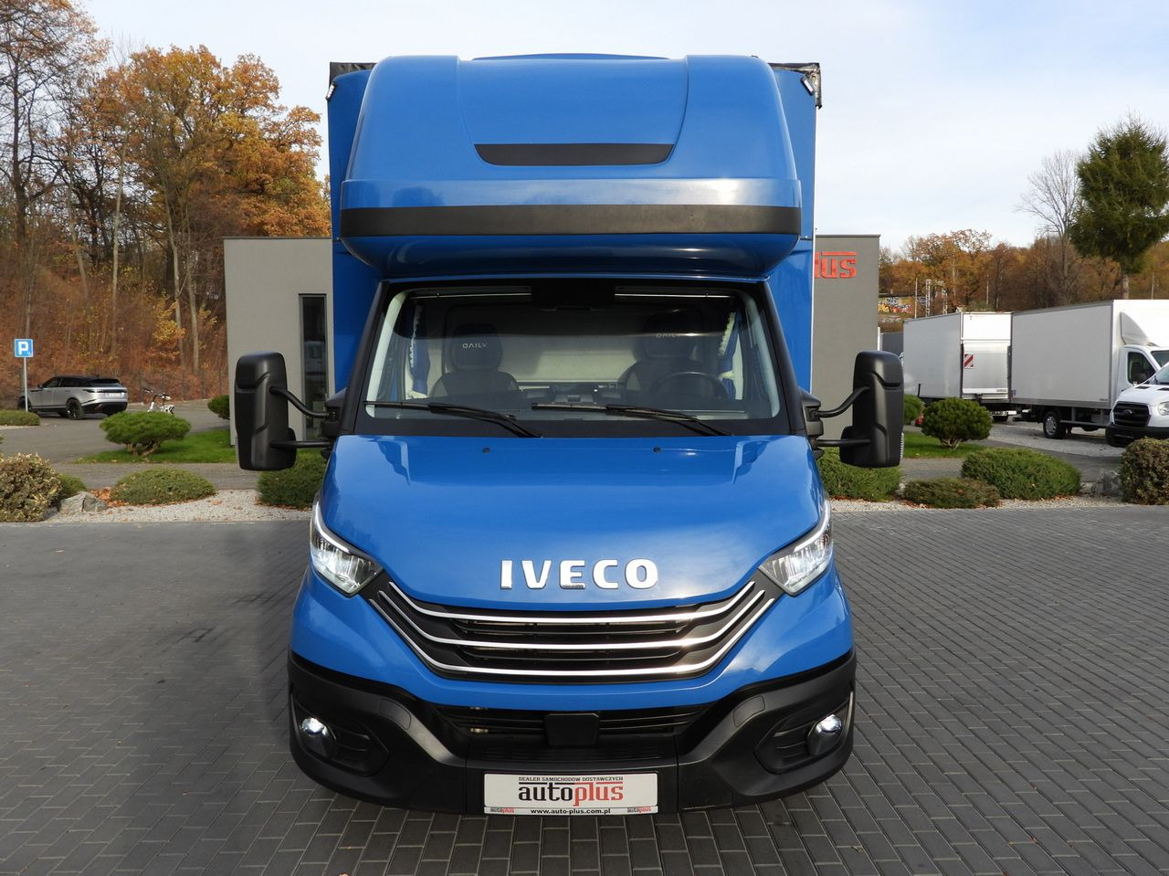 IVECO DAILY 35S21 TARPAULIN 10 PALLETS WEBASTO CRUISE CONTROL NAVIGATION LED LIGHTS AUTOMATIC TRANSMISSION HI-MATIC AIR CONDITIONING 210HP - Plachtová dodávka: obrázok 5 IVECO DAILY 35S21 TARPAULIN 10 PALLETS WEBASTO CRUISE CONTROL NAVIGATION LED LIGHTS AUTOMATIC TRANSMISSION HI-MATIC AIR CONDITIONING 210HP - Plachtová dodávka: obrázok 5