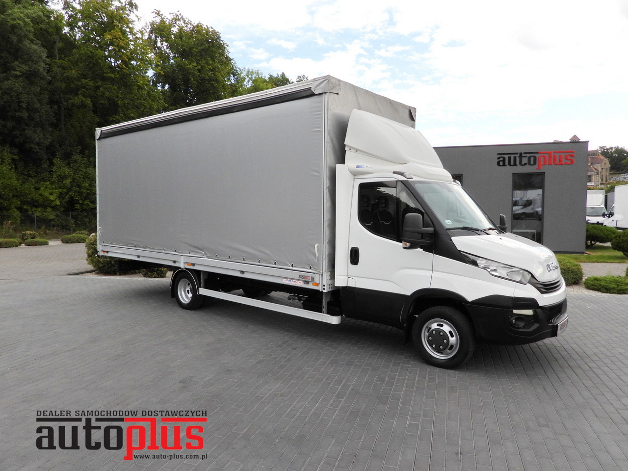 IVECO DAILY 50C15 TARPAULIN 12 PALLETS CRUISE CONTROL TWIN WHEELS AIR CONDITIONING  150HP - Plachtová dodávka: obrázok 1 IVECO DAILY 50C15 TARPAULIN 12 PALLETS CRUISE CONTROL TWIN WHEELS AIR CONDITIONING  150HP - Plachtová dodávka: obrázok 1