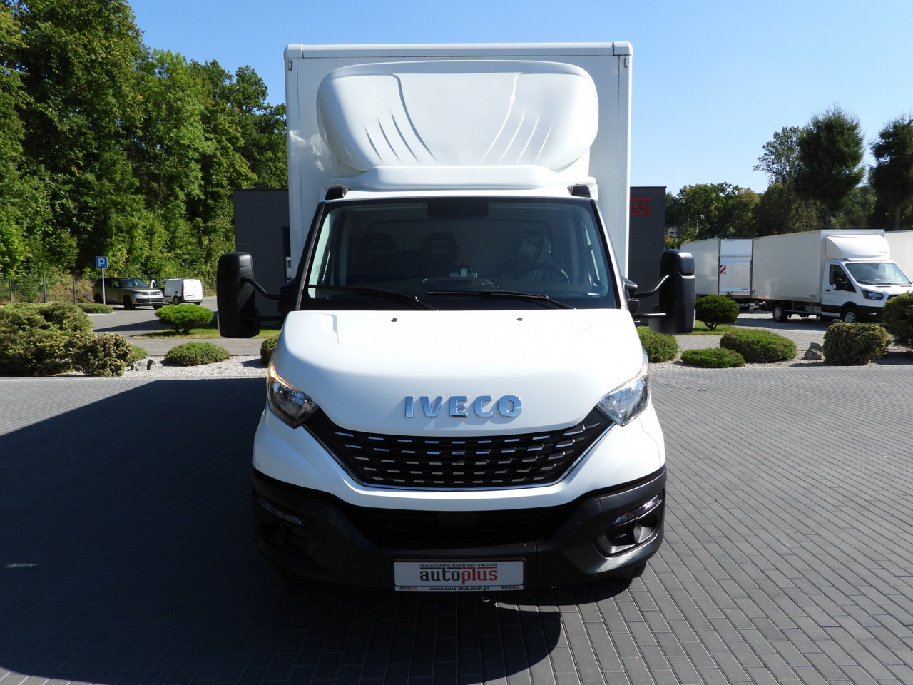 IVECO DAILY 72C18 LIFT 14 PALLETS CRUISE CONTROL PNEUMATICS AUTOMATIC TRANSMISSION HI-MATIC TWIN WHEELS AIR CONDITIONING 180HP - Dodávka skriňová nadstavba: obrázok 5 IVECO DAILY 72C18 LIFT 14 PALLETS CRUISE CONTROL PNEUMATICS AUTOMATIC TRANSMISSION HI-MATIC TWIN WHEELS AIR CONDITIONING 180HP - Dodávka skriňová nadstavba: obrázok 5