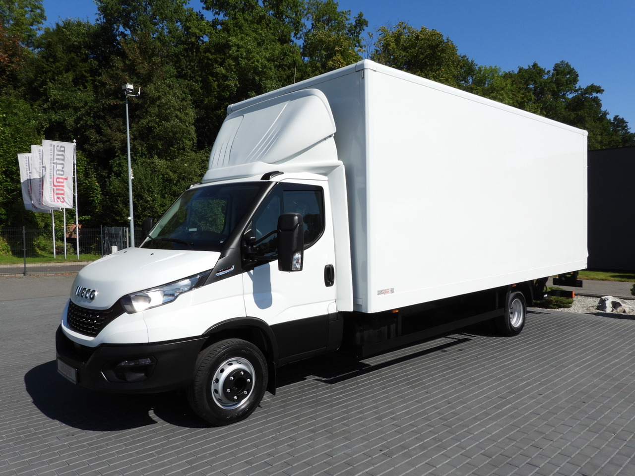 Dodávka skriňová nadstavba IVECO DAILY 72C18 LIFT 14 PALLETS CRUISE CONTROL PNEUMATICS AUTOMATIC TRANSMISSION HI-MATIC TWIN WHEELS AIR CONDITIONING  180HP: obrázok 6