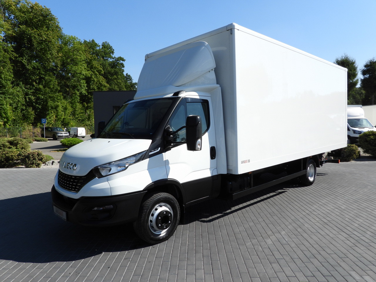 Dodávka skriňová nadstavba IVECO DAILY 72C18 LIFT 14 PALLETS CRUISE CONTROL PNEUMATICS AUTOMATIC TRANSMISSION HI-MATIC TWIN WHEELS AIR CONDITIONING  180HP: obrázok 23
