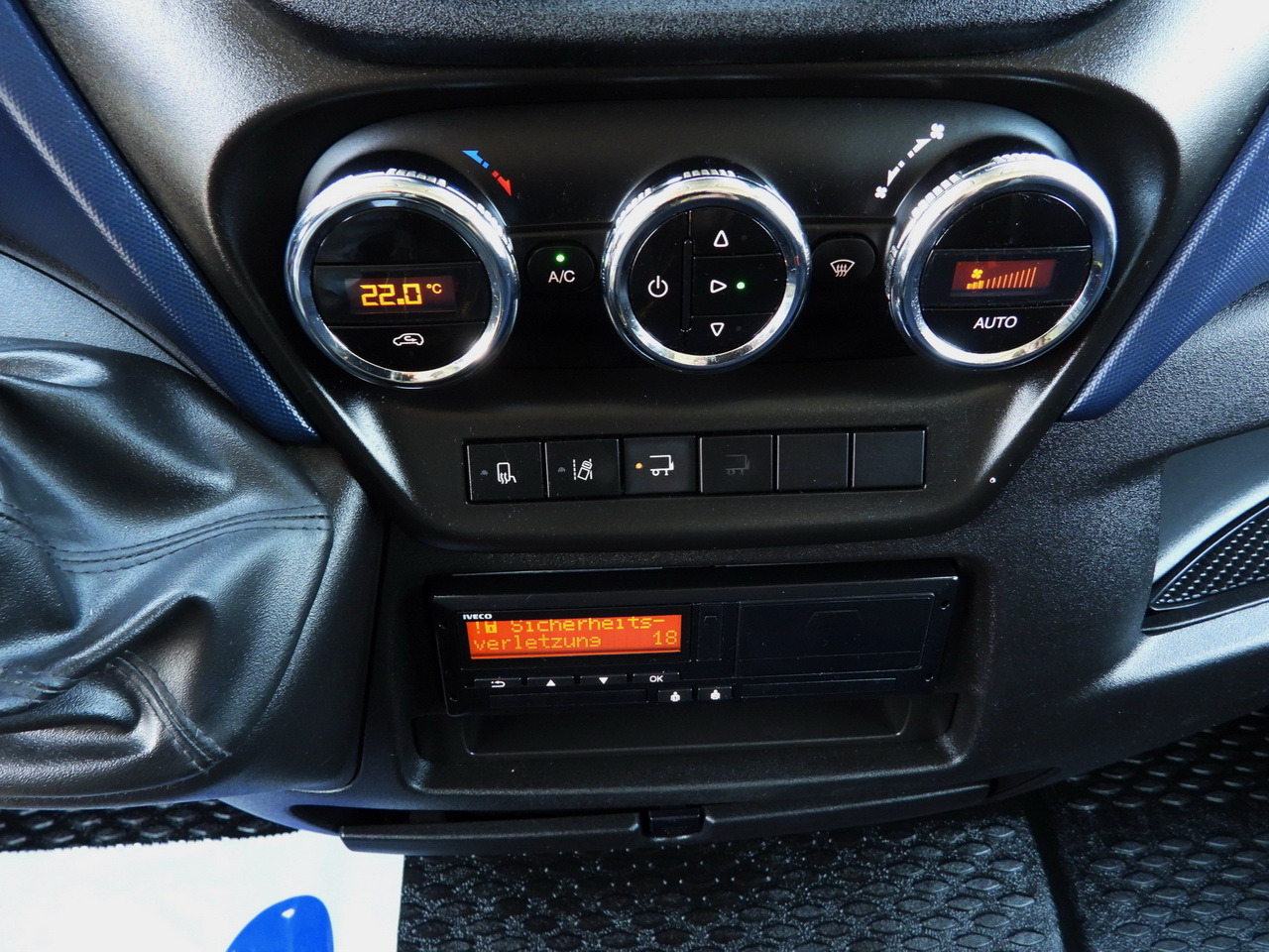 Dodávka skriňová nadstavba IVECO DAILY 72C18 LIFT 14 PALLETS CRUISE CONTROL PNEUMATICS AUTOMATIC TRANSMISSION HI-MATIC TWIN WHEELS AIR CONDITIONING  180HP: obrázok 40