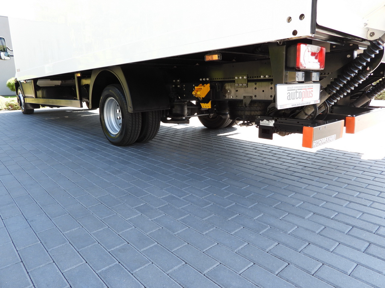 Dodávka skriňová nadstavba IVECO DAILY 72C18 LIFT 14 PALLETS CRUISE CONTROL PNEUMATICS AUTOMATIC TRANSMISSION HI-MATIC TWIN WHEELS AIR CONDITIONING  180HP: obrázok 15