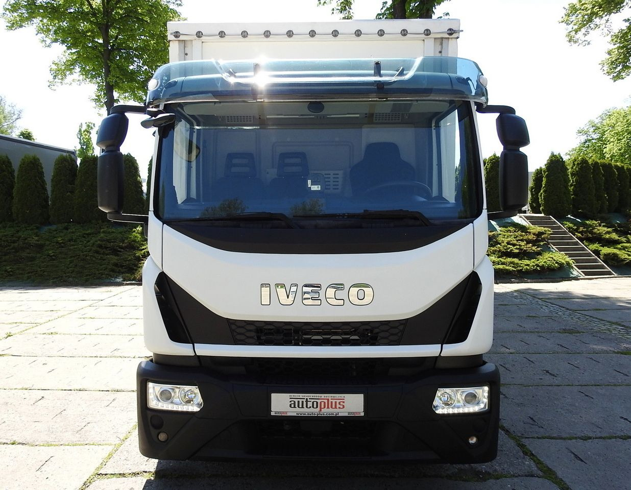 IVECO EUROCARGO 120 - 220 TARPAULIN LIFT 20 PALLETS LED LIGHTS AUTOMATIC TRANSMISSION HI-MATIC TWIN WHEELS AIR CONDITIONING 220HP - Plachtová dodávka: obrázok 5 IVECO EUROCARGO 120 - 220 TARPAULIN LIFT 20 PALLETS LED LIGHTS AUTOMATIC TRANSMISSION HI-MATIC TWIN WHEELS AIR CONDITIONING 220HP - Plachtová dodávka: obrázok 5