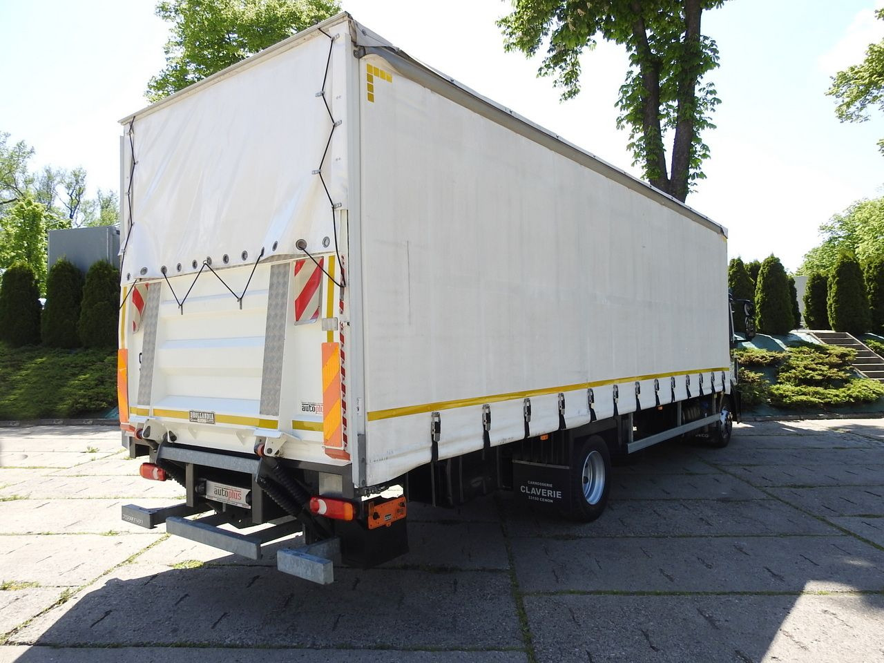 IVECO EUROCARGO 120 - 220 TARPAULIN LIFT 20 PALLETS LED LIGHTS AUTOMATIC TRANSMISSION HI-MATIC TWIN WHEELS AIR CONDITIONING 220HP - Plachtová dodávka: obrázok 3 IVECO EUROCARGO 120 - 220 TARPAULIN LIFT 20 PALLETS LED LIGHTS AUTOMATIC TRANSMISSION HI-MATIC TWIN WHEELS AIR CONDITIONING 220HP - Plachtová dodávka: obrázok 3
