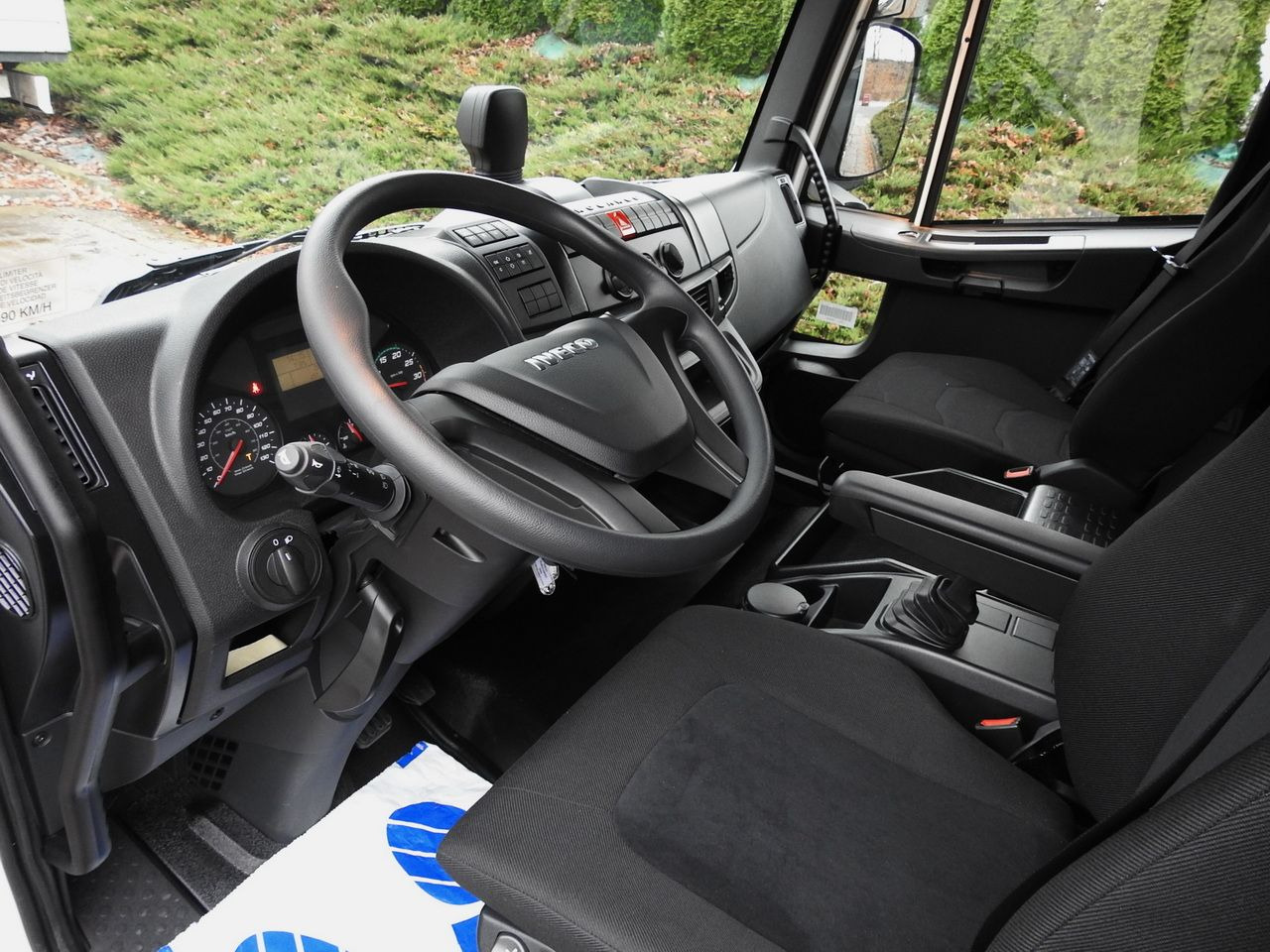 IVECO EUROCARGO 120-250 NEW TARPAULIN LIFT 18 PALLETS WEBASTO CRUISE CONTROL AIR CONDITIONING LED LIGHTS PNEUMATICS AUTOMATIC TRANSMISSION HI-MATIC 250HP - Plachtová dodávka: obrázok 2 IVECO EUROCARGO 120-250 NEW TARPAULIN LIFT 18 PALLETS WEBASTO CRUISE CONTROL AIR CONDITIONING LED LIGHTS PNEUMATICS AUTOMATIC TRANSMISSION HI-MATIC 250HP - Plachtová dodávka: obrázok 2