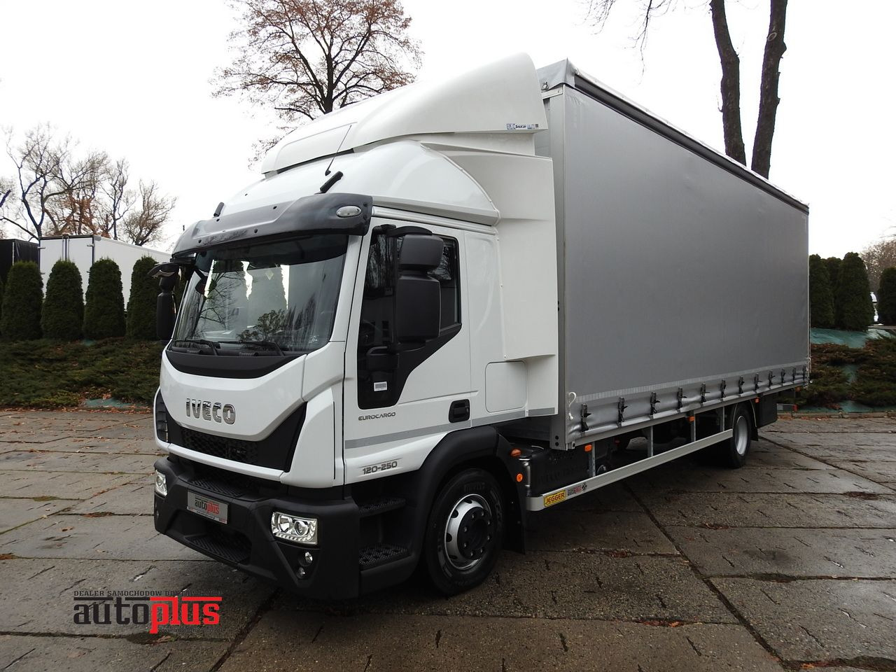 IVECO EUROCARGO 120-250 NEW TARPAULIN LIFT 18 PALLETS WEBASTO CRUISE CONTROL AIR CONDITIONING LED LIGHTS PNEUMATICS AUTOMATIC TRANSMISSION HI-MATIC 250HP - Plachtové nákladné vozidlo: obrázok 1 IVECO EUROCARGO 120-250 NEW TARPAULIN LIFT 18 PALLETS WEBASTO CRUISE CONTROL AIR CONDITIONING LED LIGHTS PNEUMATICS AUTOMATIC TRANSMISSION HI-MATIC 250HP - Plachtové nákladné vozidlo: obrázok 1