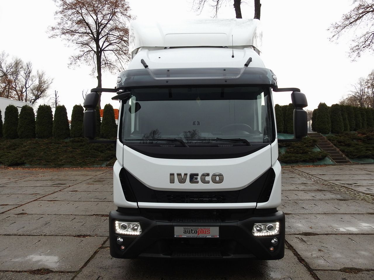 IVECO EUROCARGO 120-250 NEW TARPAULIN LIFT 18 PALLETS WEBASTO CRUISE CONTROL AIR CONDITIONING LED LIGHTS PNEUMATICS AUTOMATIC TRANSMISSION HI-MATIC 250HP - Plachtová dodávka: obrázok 5 IVECO EUROCARGO 120-250 NEW TARPAULIN LIFT 18 PALLETS WEBASTO CRUISE CONTROL AIR CONDITIONING LED LIGHTS PNEUMATICS AUTOMATIC TRANSMISSION HI-MATIC 250HP - Plachtová dodávka: obrázok 5
