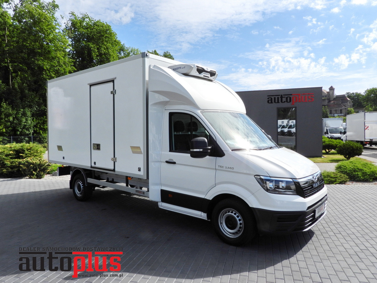 MAN TGE 3.140 REGRIGERATOR BOX -1*C 8 PALLETS HEATING FUNCTION CRUISE CONTROL PNEUMATICS AIR CONDITIONING 140HP - Chladiarenská dodávka: obrázok 1 MAN TGE 3.140 REGRIGERATOR BOX -1*C 8 PALLETS HEATING FUNCTION CRUISE CONTROL PNEUMATICS AIR CONDITIONING 140HP - Chladiarenská dodávka: obrázok 1