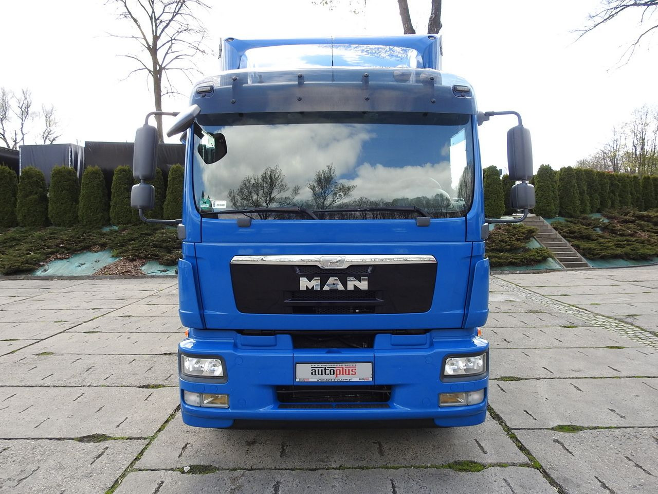 MAN TGM 15.290 TARPAULIN LIFT 18 PALLETS CRUISE CONTROL TWIN WHEELS AIR CONDITIONING 290HP - Plachtová dodávka: obrázok 5 MAN TGM 15.290 TARPAULIN LIFT 18 PALLETS CRUISE CONTROL TWIN WHEELS AIR CONDITIONING 290HP - Plachtová dodávka: obrázok 5