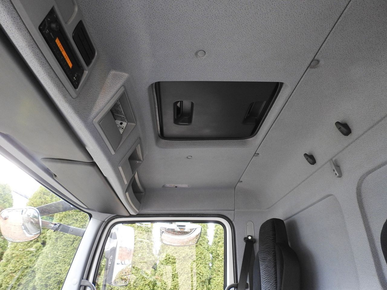 Skříňový nákladní auto MERCEDES ATEGO 12.24 BOX LIFT 18 PALLETS CRUISE CONTROL AUTOMATIC TRANSMISSION TWIN WHEELS AIR CONDITIONING 240HP: obrázok 47 Skříňový nákladní auto MERCEDES ATEGO 12.24 BOX LIFT 18 PALLETS CRUISE CONTROL AUTOMATIC TRANSMISSION TWIN WHEELS AIR CONDITIONING 240HP: obrázok 47