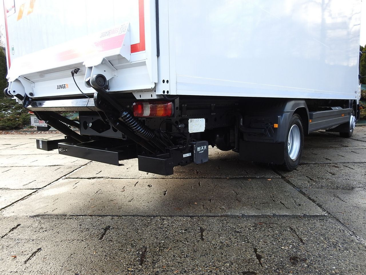 Skříňový nákladní auto MERCEDES ATEGO 12.24 BOX LIFT 18 PALLETS CRUISE CONTROL AUTOMATIC TRANSMISSION TWIN WHEELS AIR CONDITIONING 240HP: obrázok 27 Skříňový nákladní auto MERCEDES ATEGO 12.24 BOX LIFT 18 PALLETS CRUISE CONTROL AUTOMATIC TRANSMISSION TWIN WHEELS AIR CONDITIONING 240HP: obrázok 27