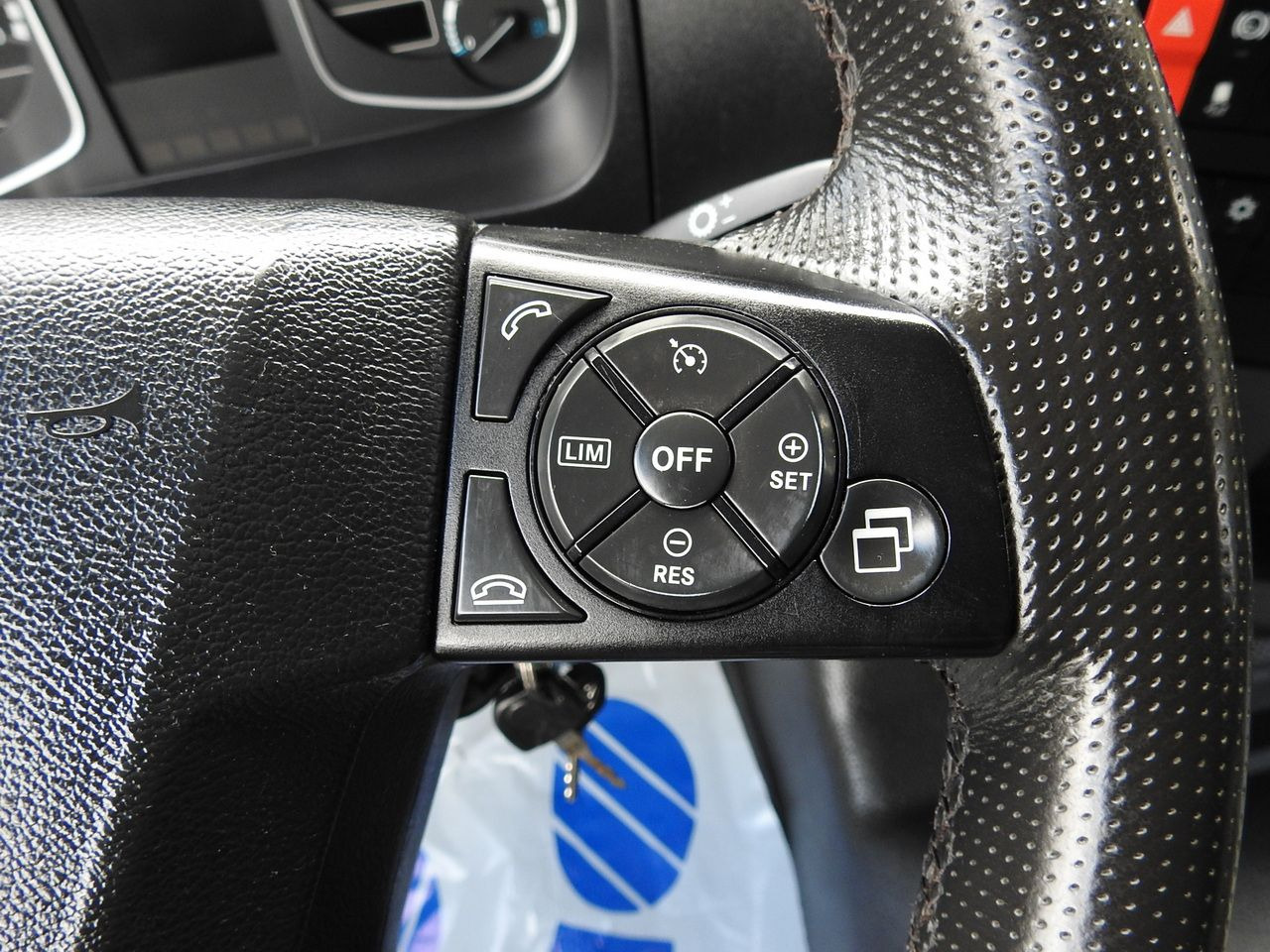 Skříňový nákladní auto MERCEDES ATEGO 12.24 BOX LIFT 18 PALLETS CRUISE CONTROL AUTOMATIC TRANSMISSION TWIN WHEELS AIR CONDITIONING 240HP: obrázok 40 Skříňový nákladní auto MERCEDES ATEGO 12.24 BOX LIFT 18 PALLETS CRUISE CONTROL AUTOMATIC TRANSMISSION TWIN WHEELS AIR CONDITIONING 240HP: obrázok 40