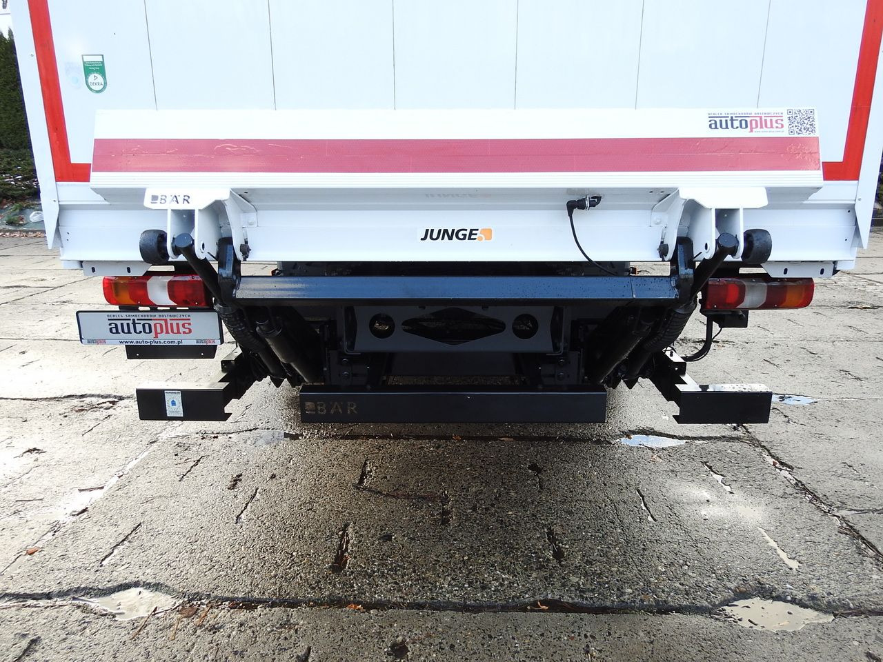 Skříňový nákladní auto MERCEDES ATEGO 12.24 BOX LIFT 18 PALLETS CRUISE CONTROL AUTOMATIC TRANSMISSION TWIN WHEELS AIR CONDITIONING 240HP: obrázok 18 Skříňový nákladní auto MERCEDES ATEGO 12.24 BOX LIFT 18 PALLETS CRUISE CONTROL AUTOMATIC TRANSMISSION TWIN WHEELS AIR CONDITIONING 240HP: obrázok 18