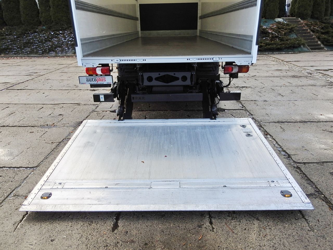 Skříňový nákladní auto MERCEDES ATEGO 12.24 BOX LIFT 18 PALLETS CRUISE CONTROL AUTOMATIC TRANSMISSION TWIN WHEELS AIR CONDITIONING 240HP: obrázok 13 Skříňový nákladní auto MERCEDES ATEGO 12.24 BOX LIFT 18 PALLETS CRUISE CONTROL AUTOMATIC TRANSMISSION TWIN WHEELS AIR CONDITIONING 240HP: obrázok 13